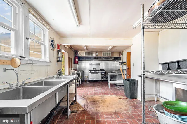 $250,000 | 221 White Horse Pike, Waterford Works, NJ 08089