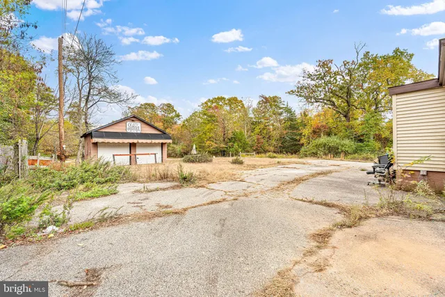 $250,000 | 221 White Horse Pike, Waterford Works, NJ 08089