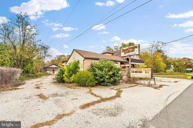 $250,000 | 221 White Horse Pike, Waterford Works, NJ 08089