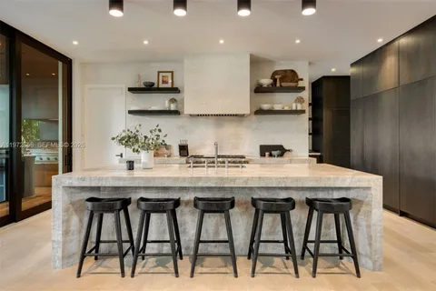 $17,500,000 | 6850 Sunrise Court, Coral Gables, FL 33133