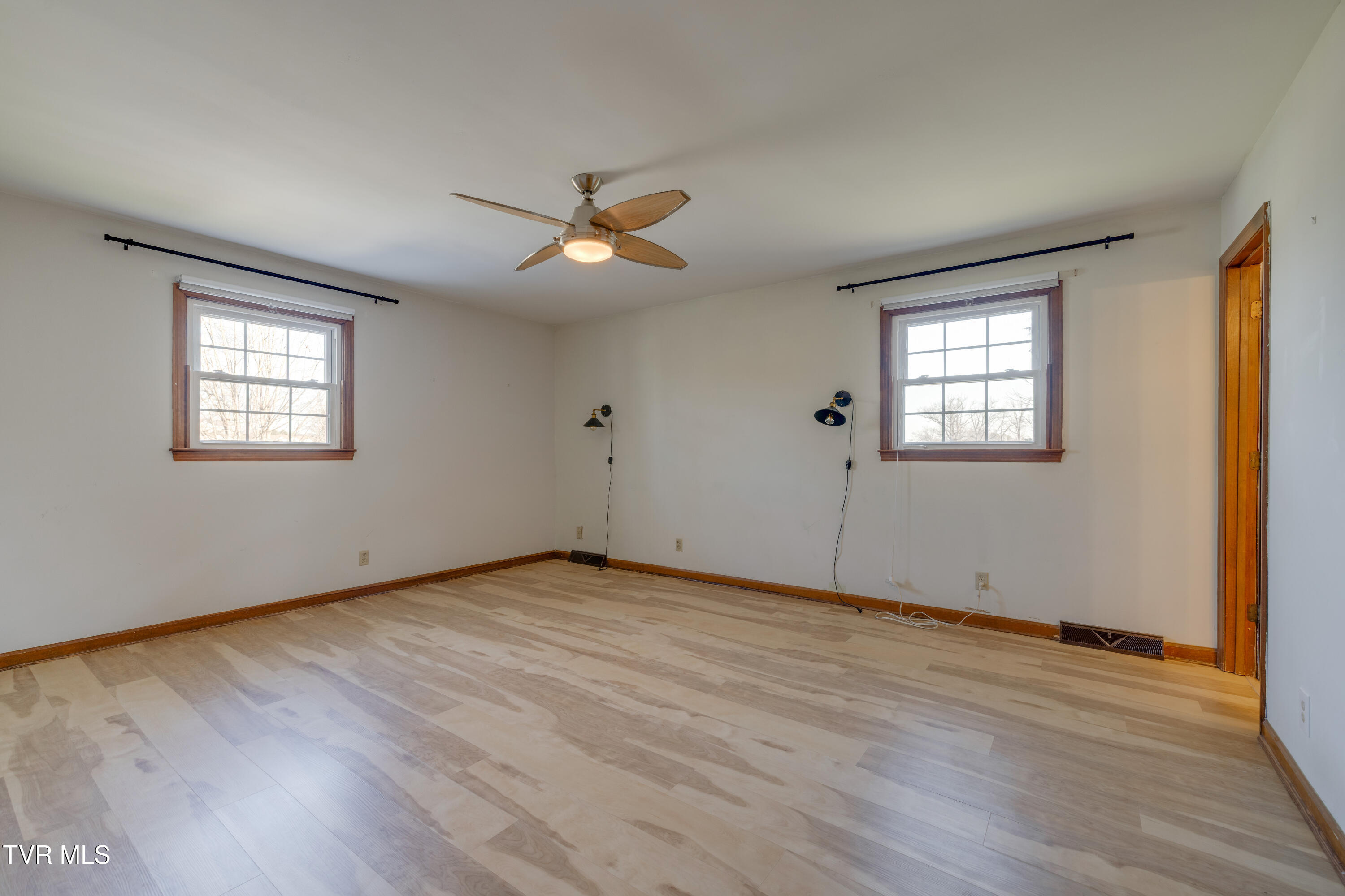 2502 Rambling Road Johnson City, TN 37604 - Photo 16 of 54 016