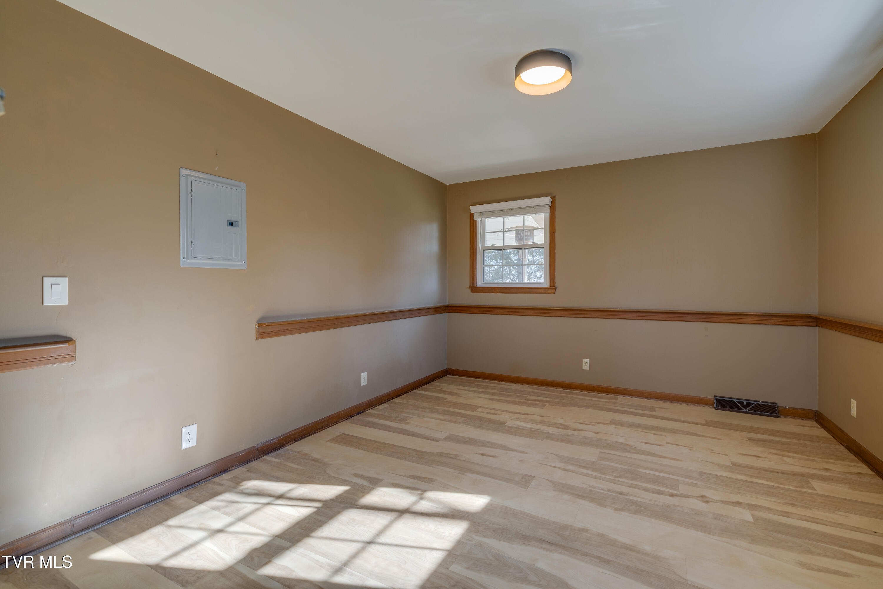 2502 Rambling Road Johnson City, TN 37604 - Photo 20 of 54 020