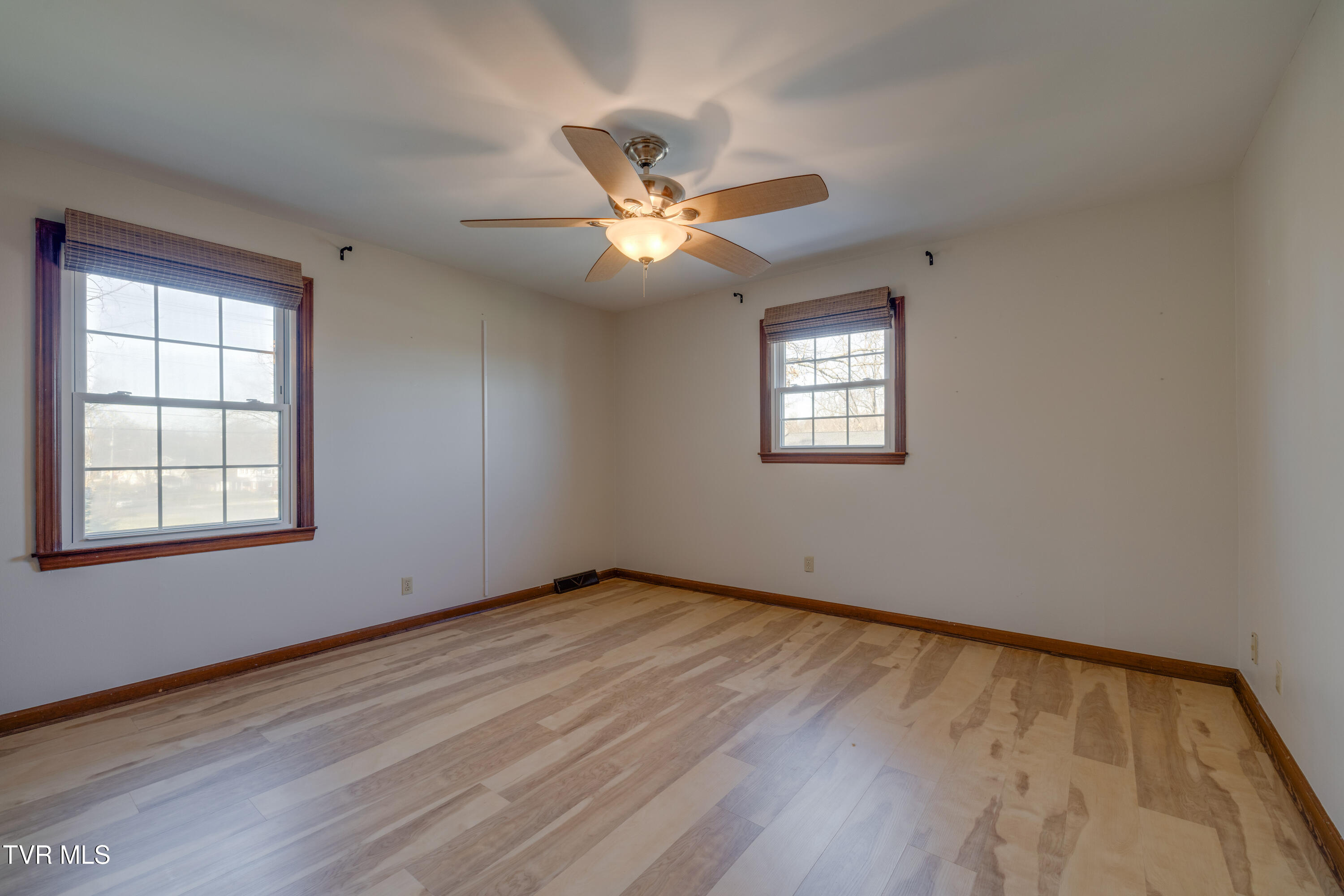 2502 Rambling Road Johnson City, TN 37604 - Photo 23 of 54 023