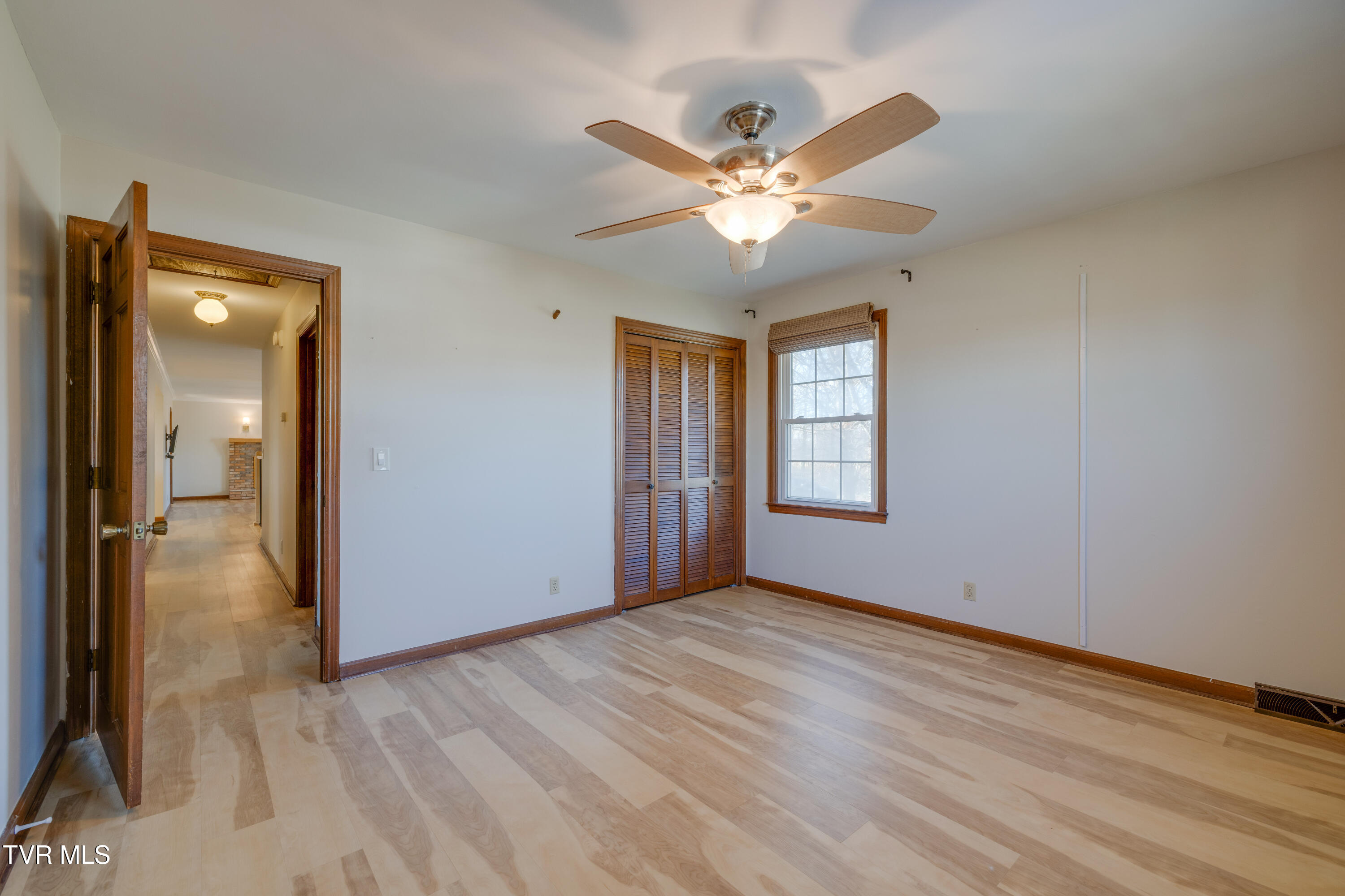2502 Rambling Road Johnson City, TN 37604 - Photo 24 of 54 024