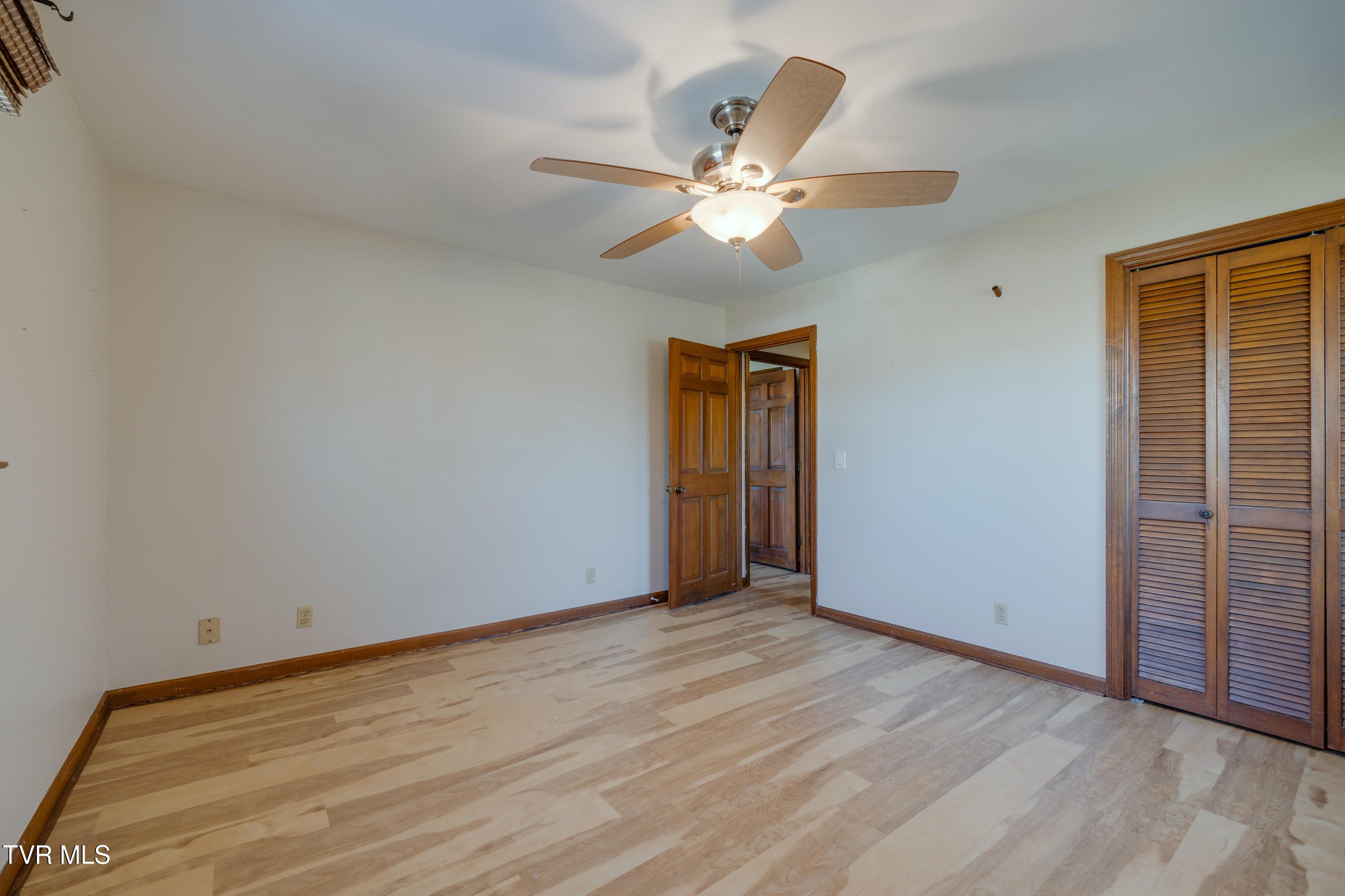 2502 Rambling Road Johnson City, TN 37604 - Photo 25 of 54 025