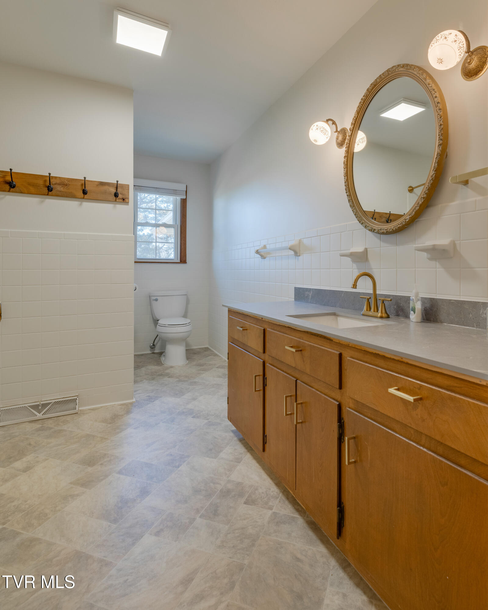 2502 Rambling Road Johnson City, TN 37604 - Photo 26 of 54 026