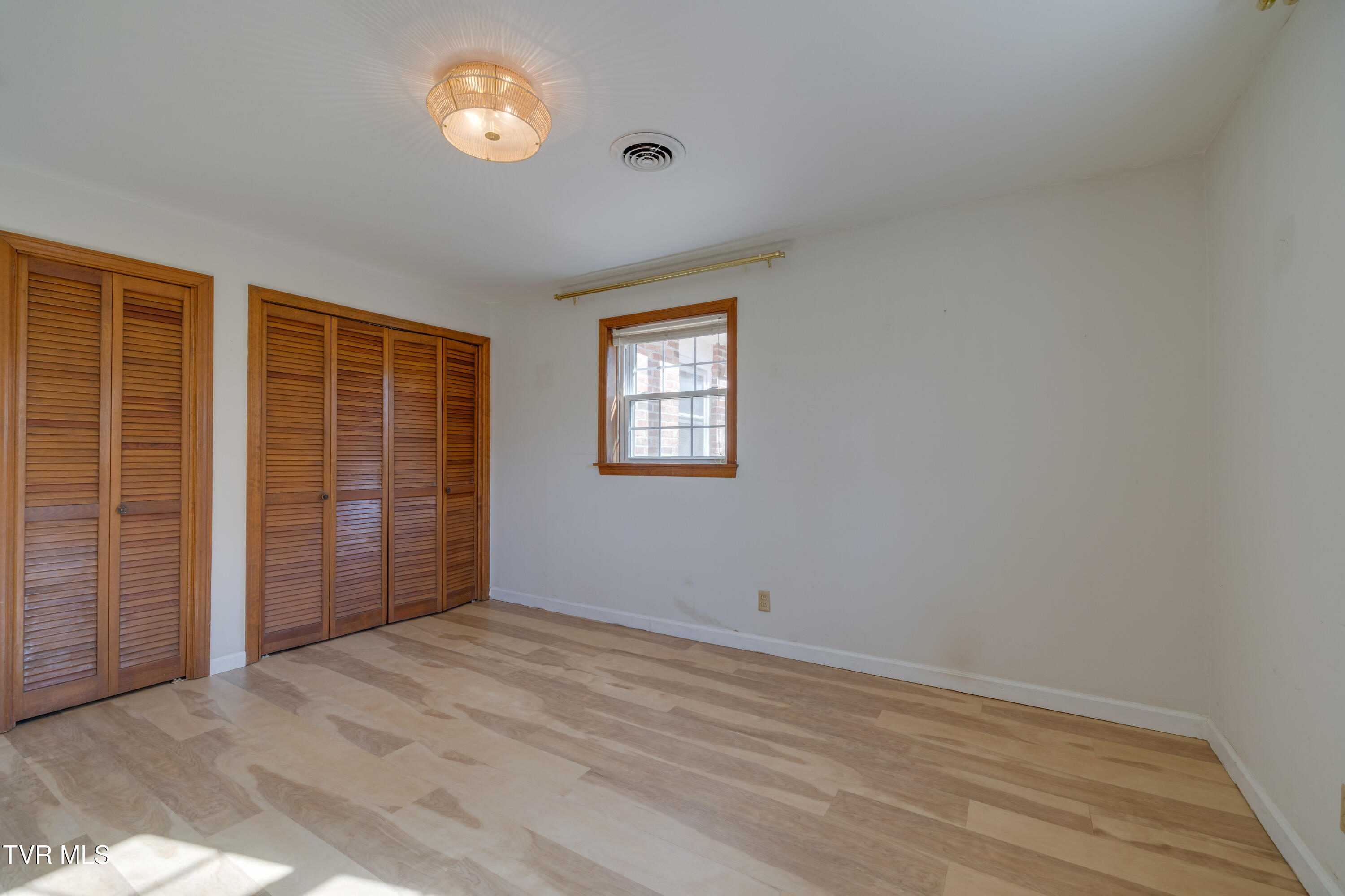 2502 Rambling Road Johnson City, TN 37604 - Photo 34 of 54 034