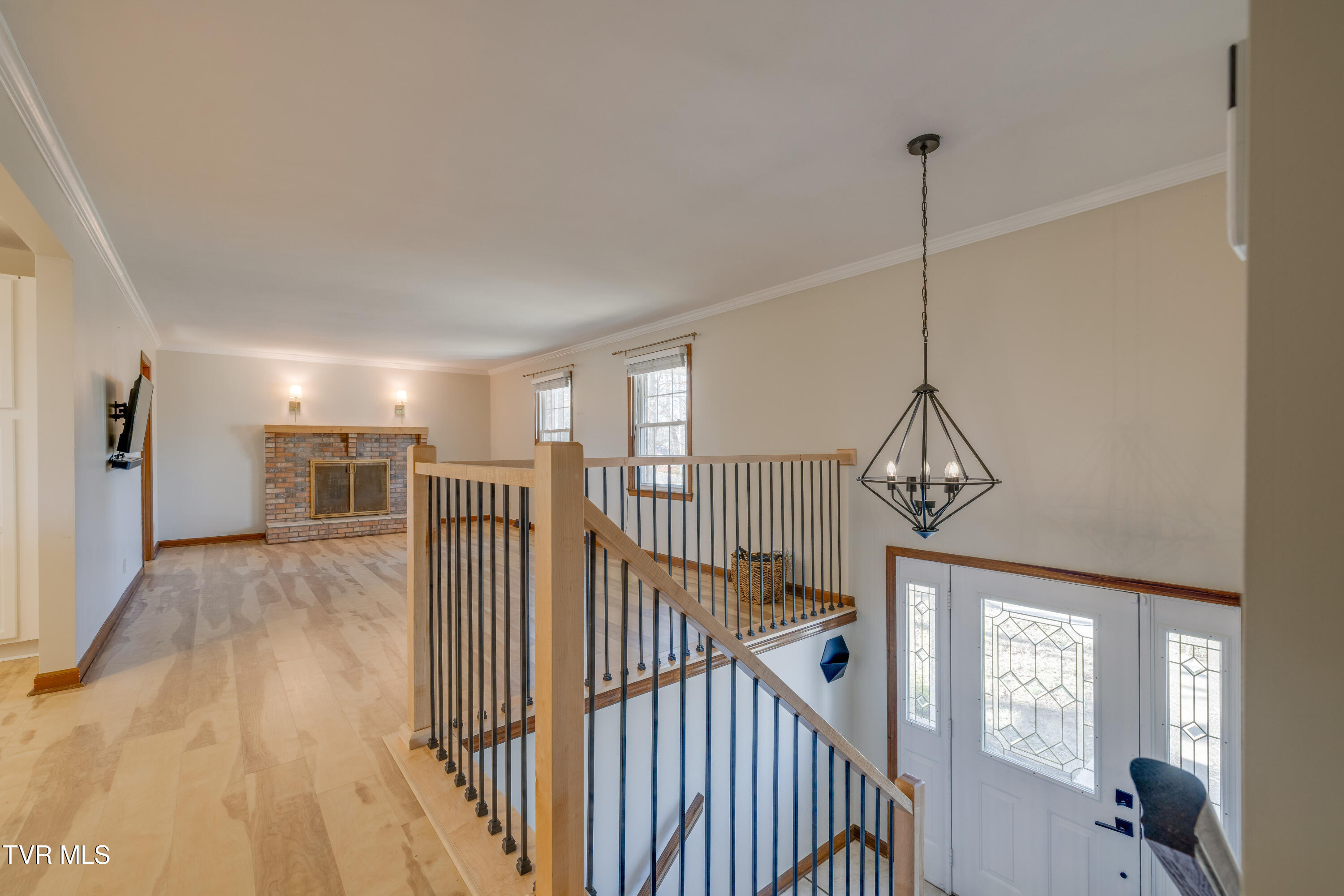 2502 Rambling Road Johnson City, TN 37604 - Photo 6 of 54 006