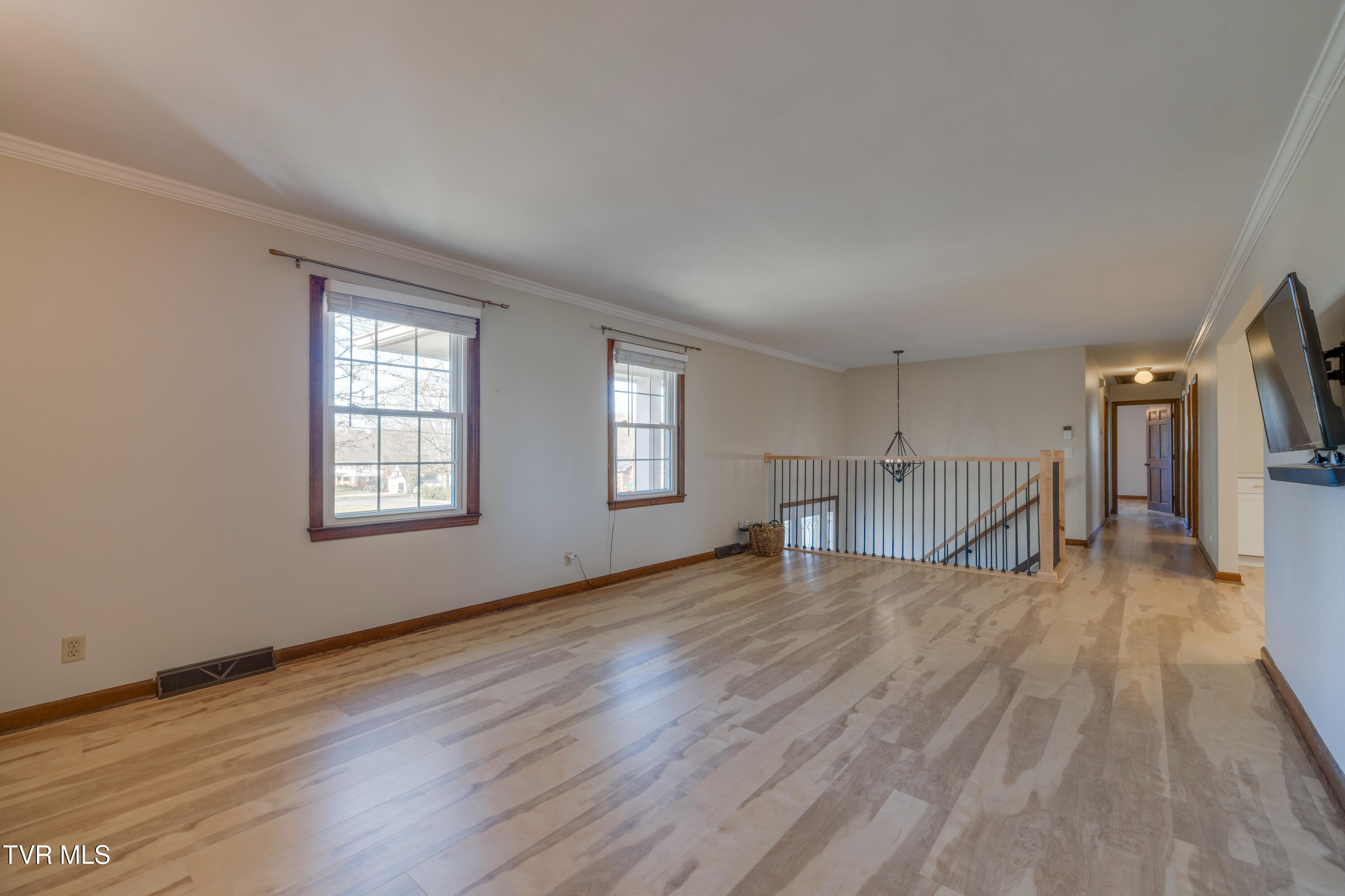 2502 Rambling Road Johnson City, TN 37604 - Photo 8 of 54 008