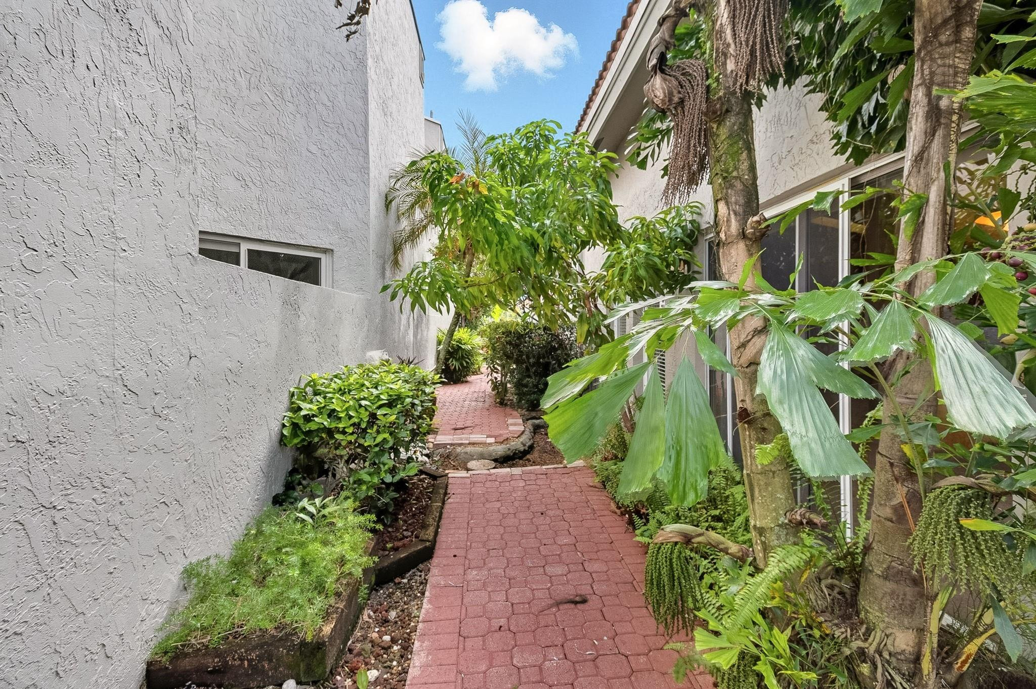 17277 Hampton Boulevard Boca Raton, FL 33496 - Photo 28 of 31 Photo 28