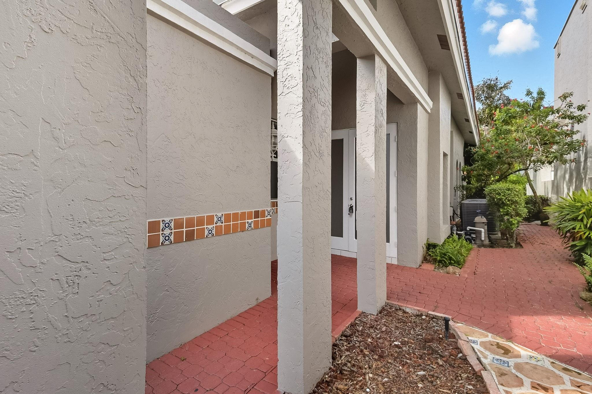 17277 Hampton Boulevard Boca Raton, FL 33496 - Photo 3 of 31 Photo 3