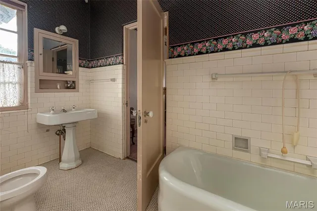 $495,000 | 202 West Poplar Street, Harrisburg, IL 62946