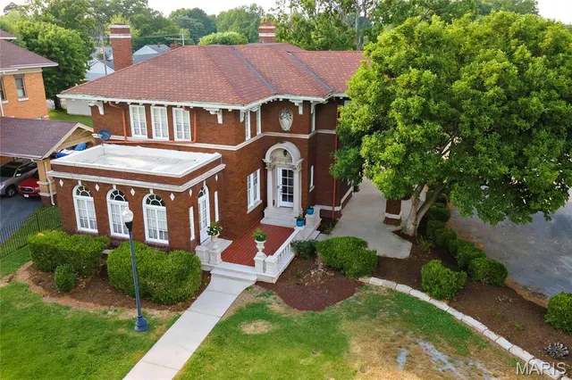 $495,000 | 202 West Poplar Street, Harrisburg, IL 62946