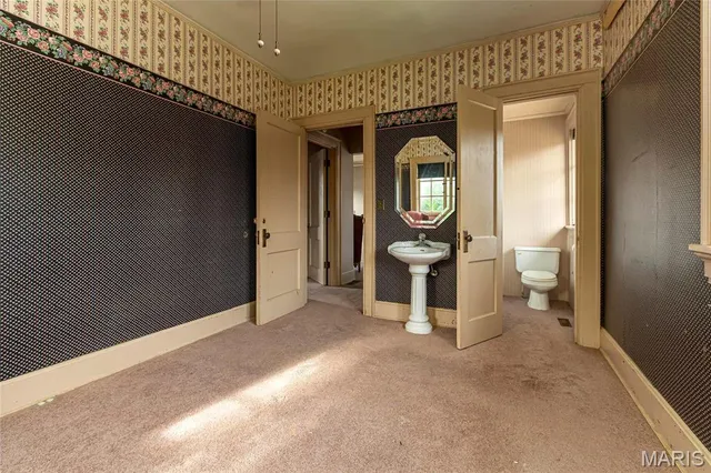 $495,000 | 202 West Poplar Street, Harrisburg, IL 62946