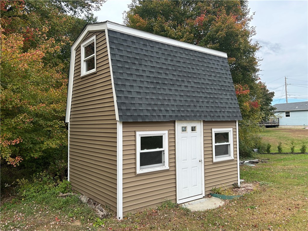 3 Terry Circle Westerly, RI 02891 - Photo 7 of 38