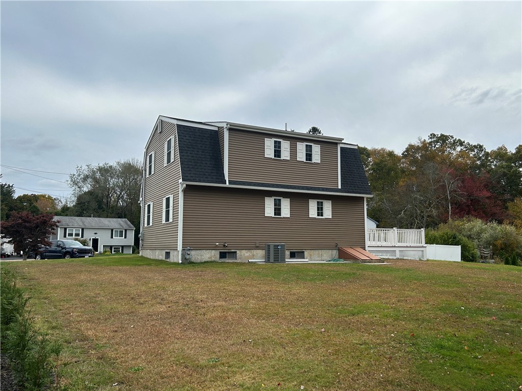 3 Terry Circle Westerly, RI 02891 - Photo 9 of 38