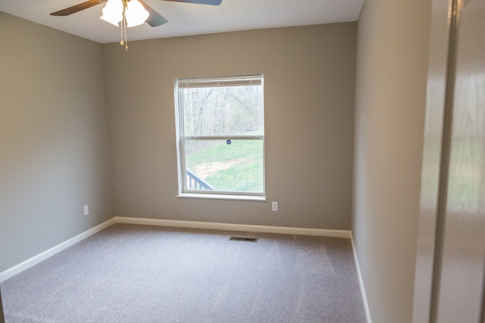 326 Edmondson Ferry Road Clarksville, TN 37040 - Photo 6 of 9 Gallery Image 6