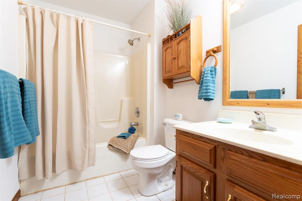 5787 Byron Road Howell, MI 48855 - Photo 16 of 51