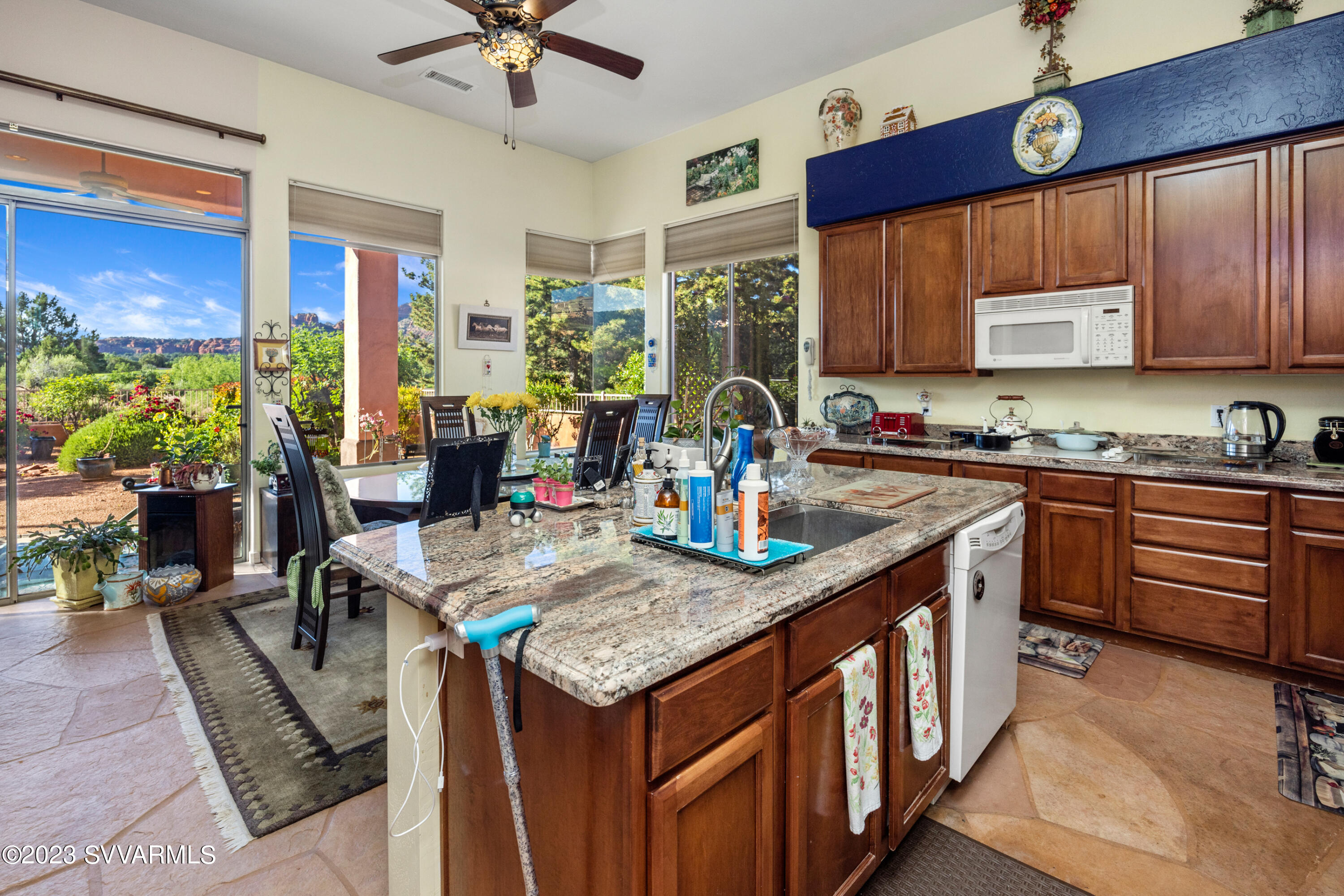 853 Crown Ridge Road Sedona, AZ 86351 - Photo 4 of 15 008_Kitchen