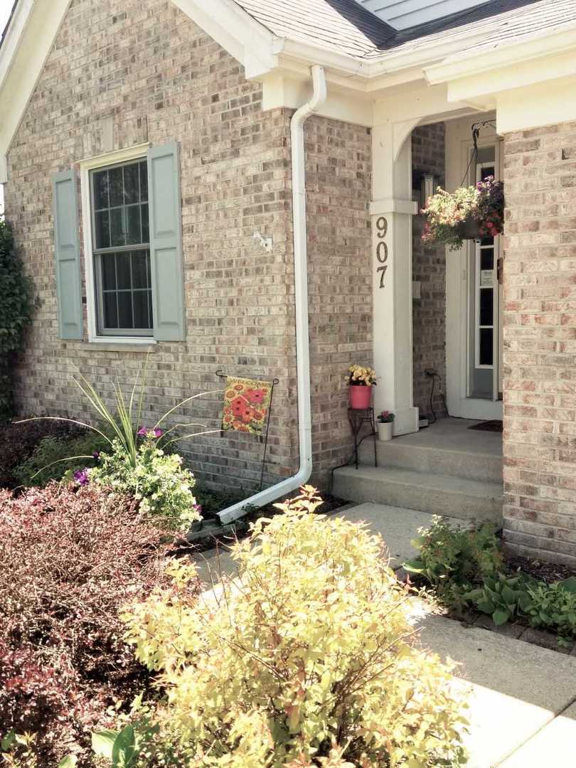 907 Angle Tarn West Dundee, IL 60118 - Photo 2 of 39