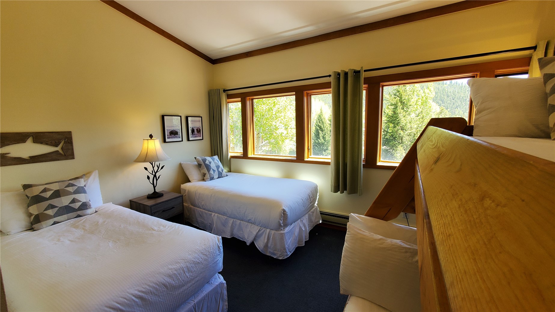 620 Tennis Club Road, Unit 1337 Keystone, CO 80435 - Photo 36 of 48 a bedroom with two beds and large window