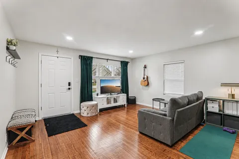 $375,000 | 502 North Smith Street, Palatine, IL 60067