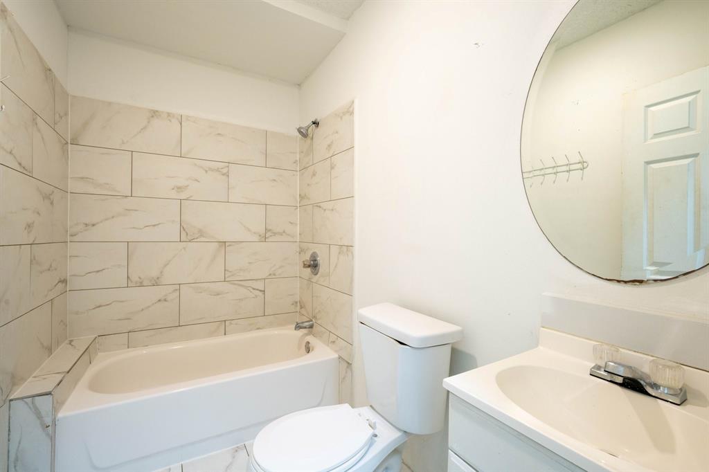 1623 Fresno Street Dallas, TX 75217 - Photo 29 of 36 bathroom 2