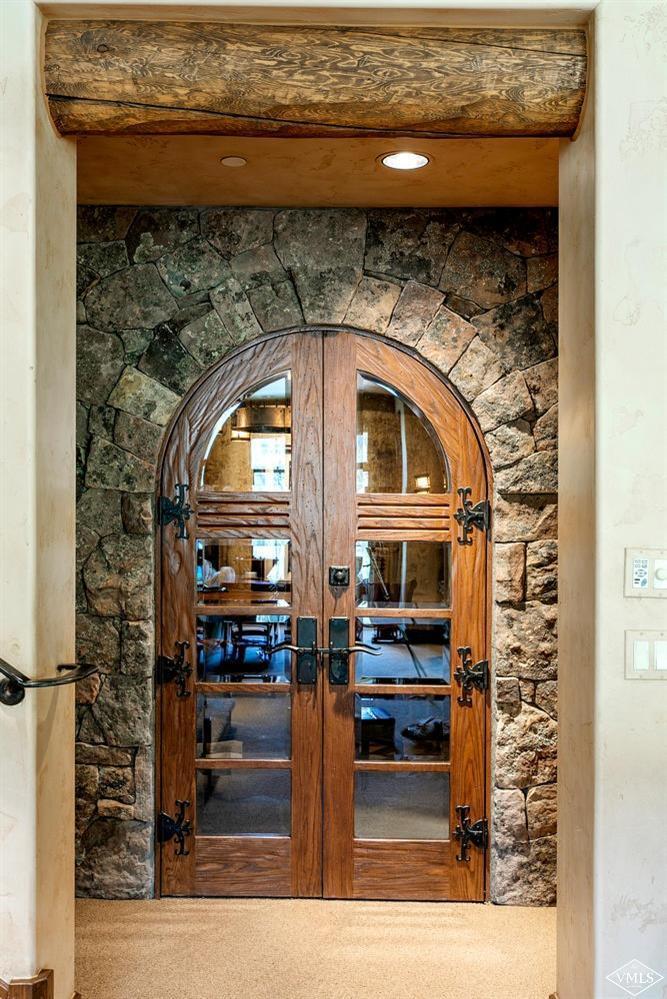 2156 Cresta Road Edwards, CO 81632 - Photo 14 of 25 a living room with washer and dryer