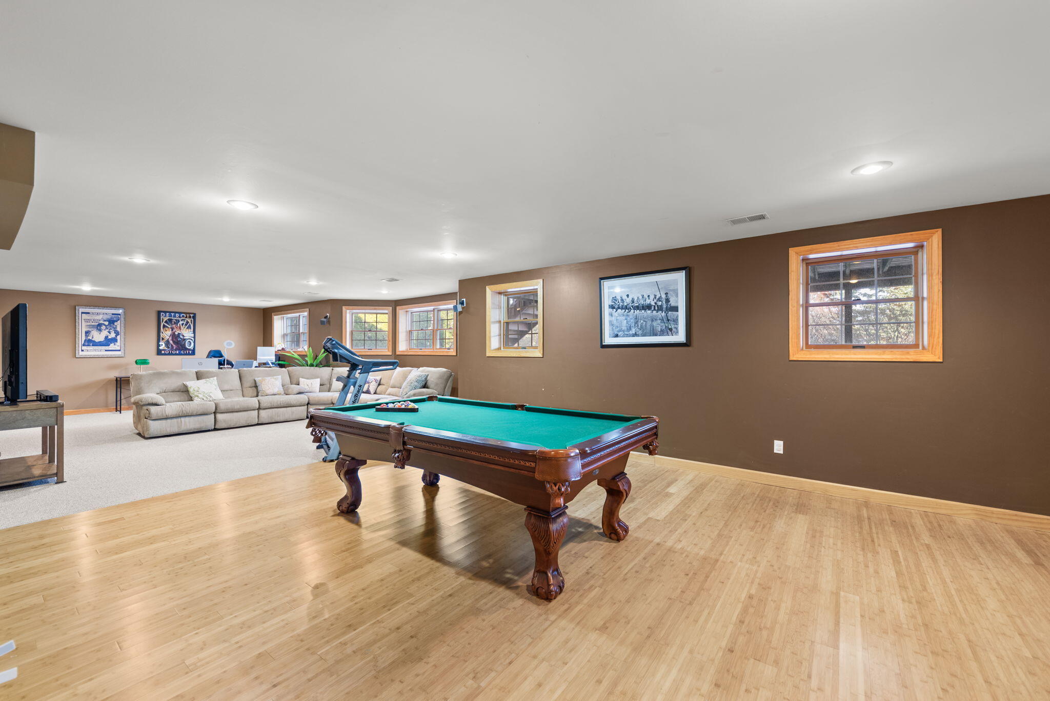 3102 Coachman Trail Valparaiso, IN 46385 - Photo 27 of 33 a room with furniture pool table and windows