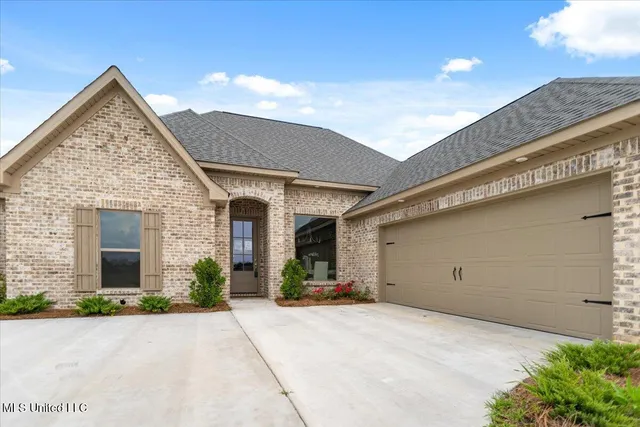 $399,900 | 1016 Kensington Drive, Flowood, MS 39232