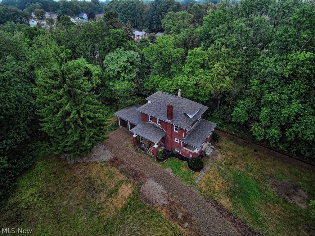 380 Canton Road Akron, OH 44312 - Photo 8 of 35 From this high up, it's clear as day, that roof was installed in 2015 and is a 3-dimensional, 25 year roof.
That's money saved!