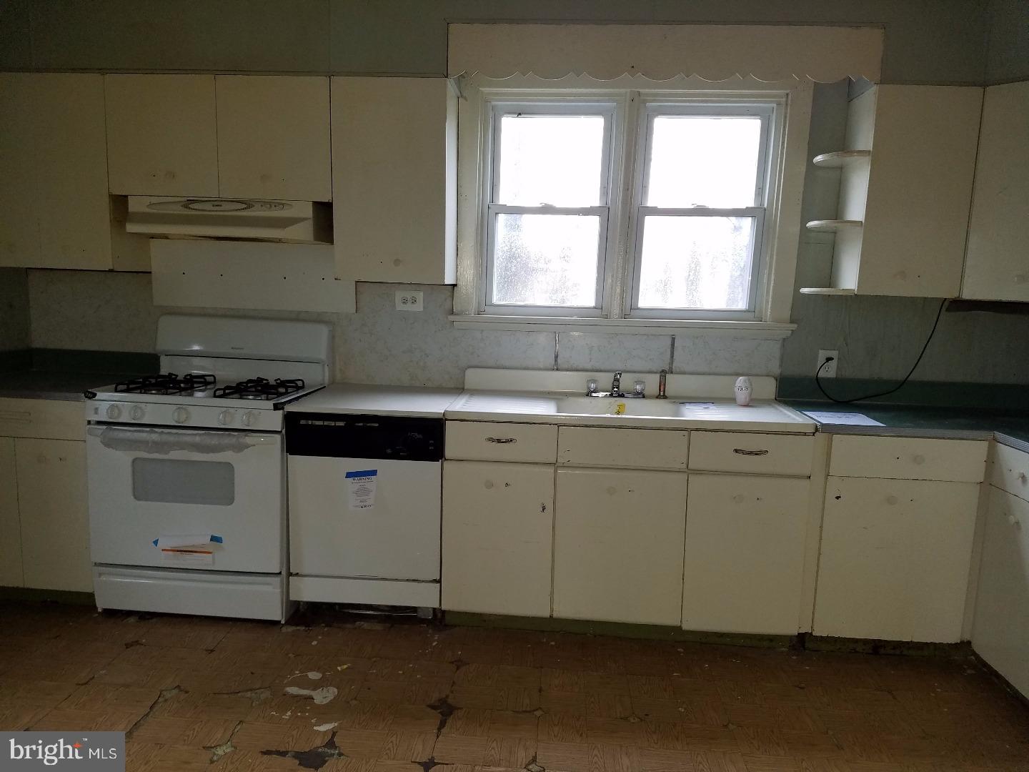419 Bridgeboro Street Riverside, NJ 08075 - Photo 11 of 25 Kitchen