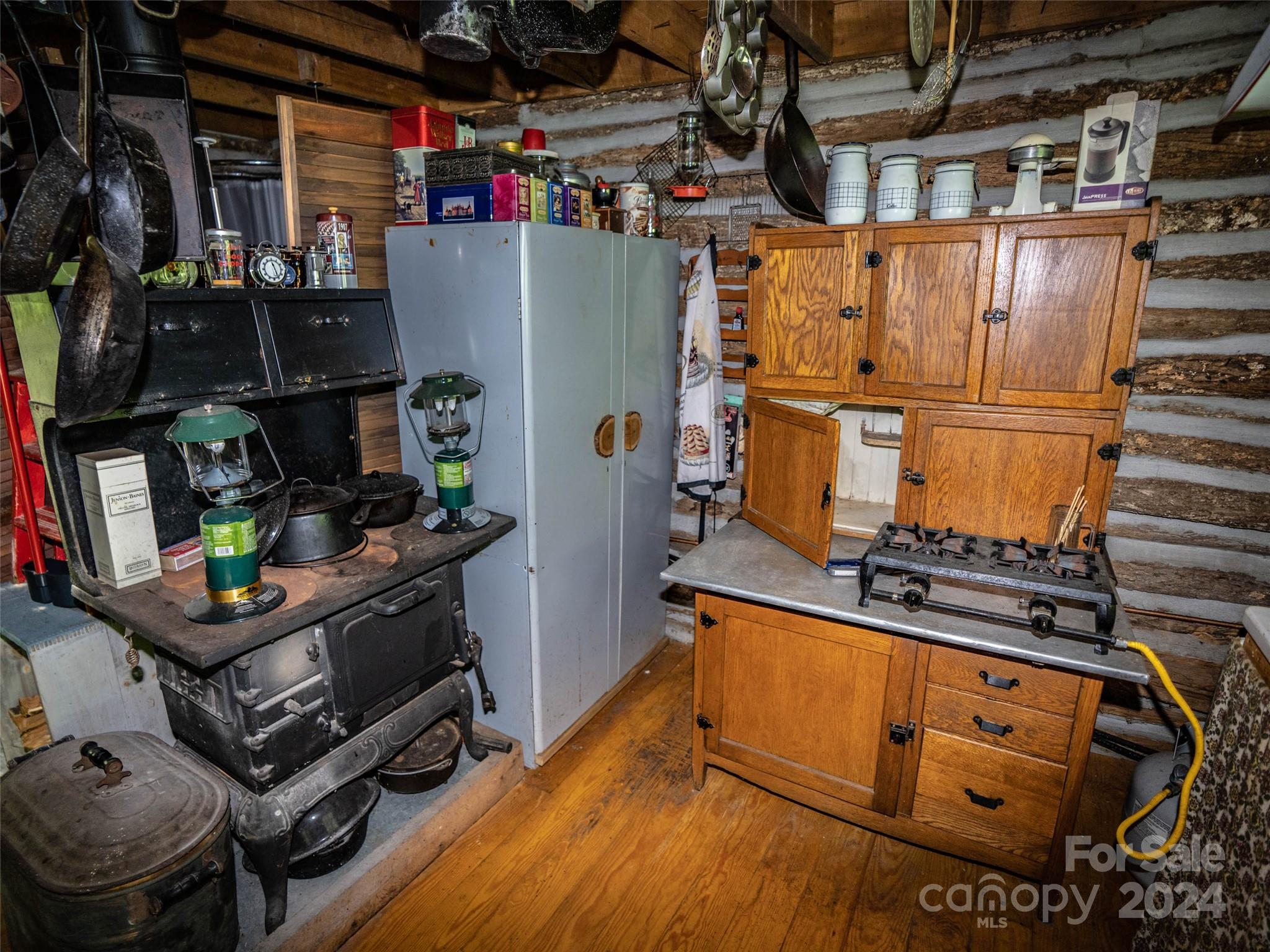 1001 Mountain Glen Road Canton, NC 28716 - Photo 22 of 47