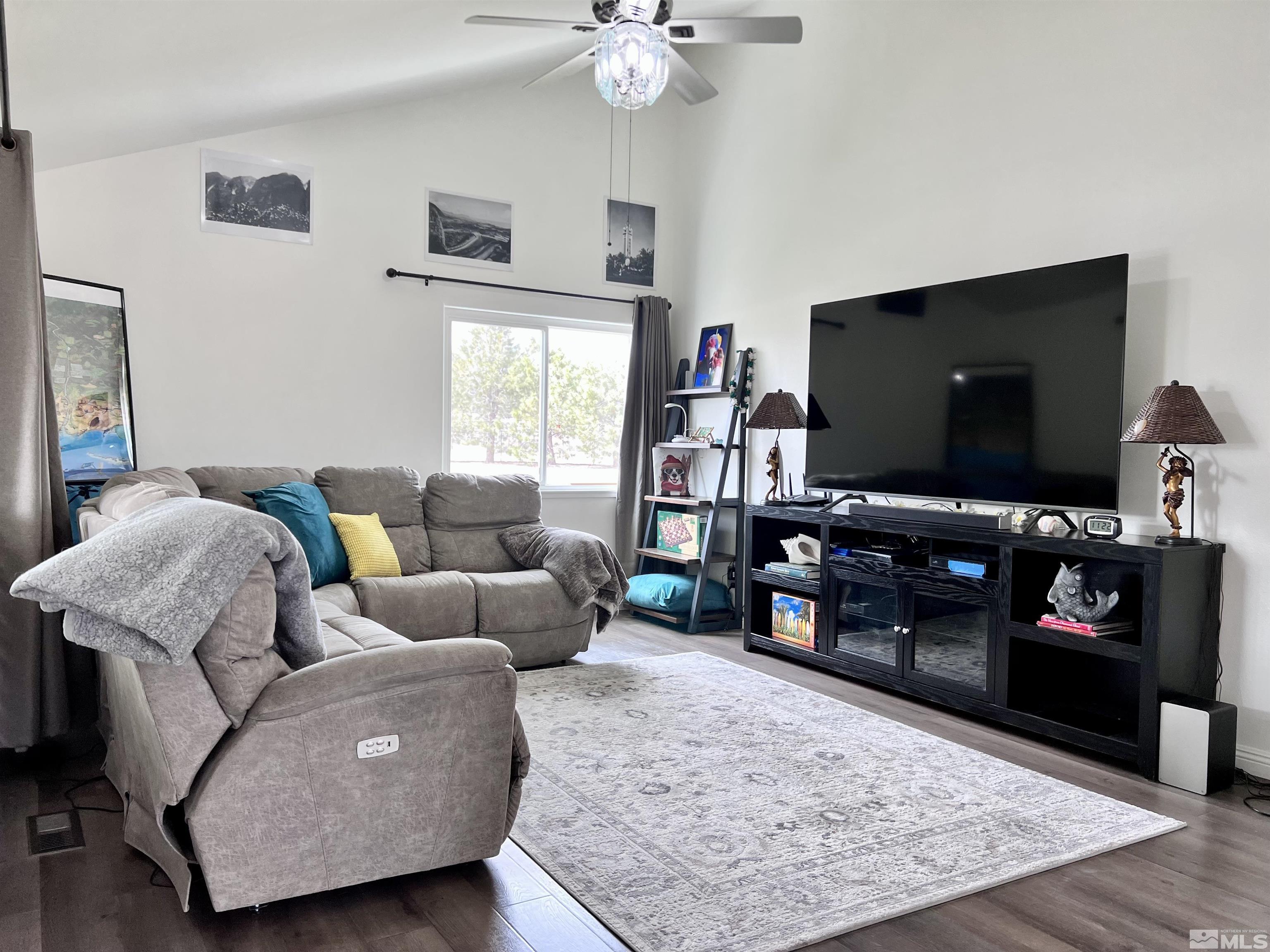 15660 Fawn Lane Reno, NV 89511 - Photo 3 of 40 Photo 3