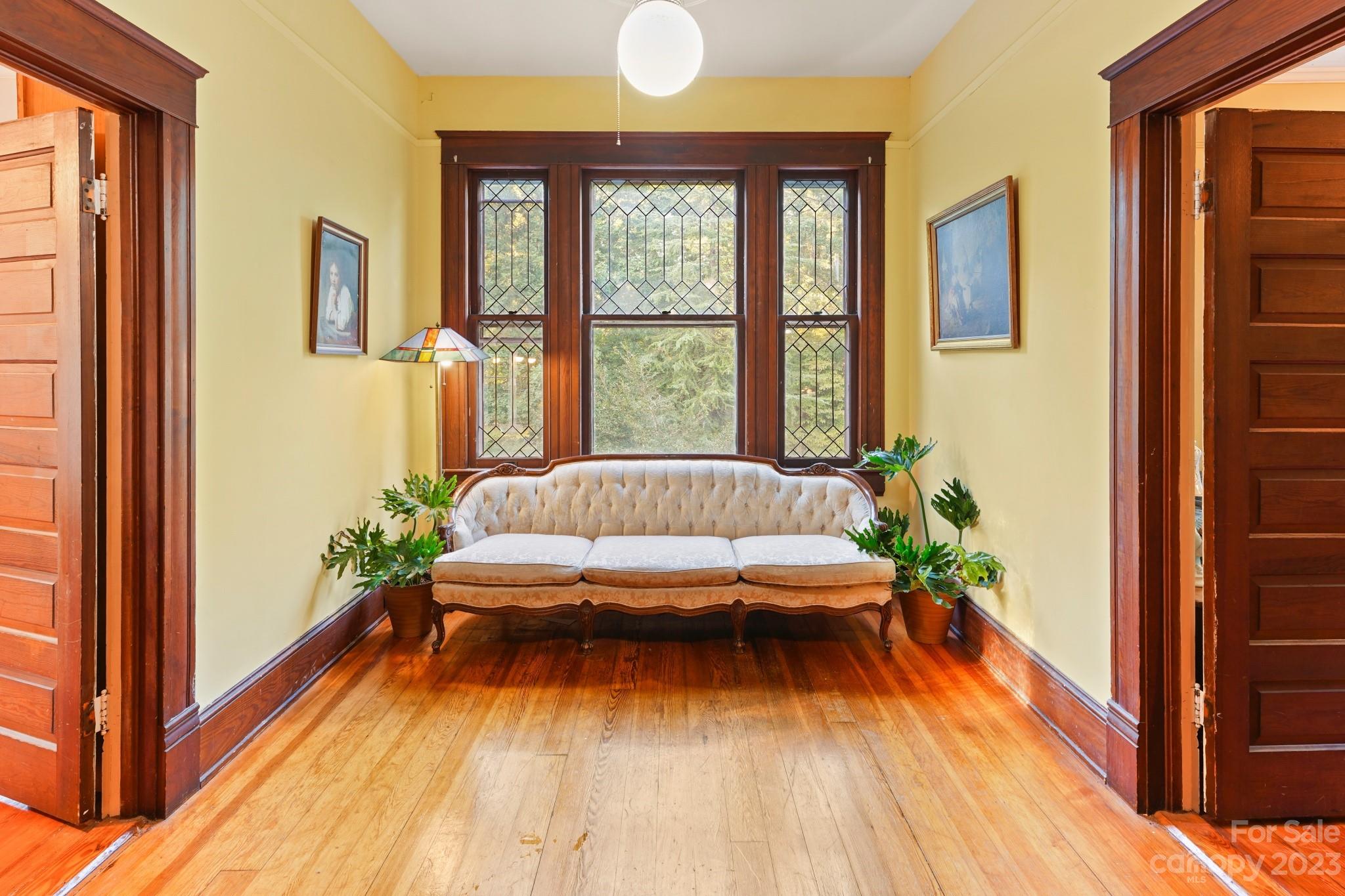 810 East Franklin Street Monroe, NC 28112 - Photo 28 of 47 a room with a bed and a window