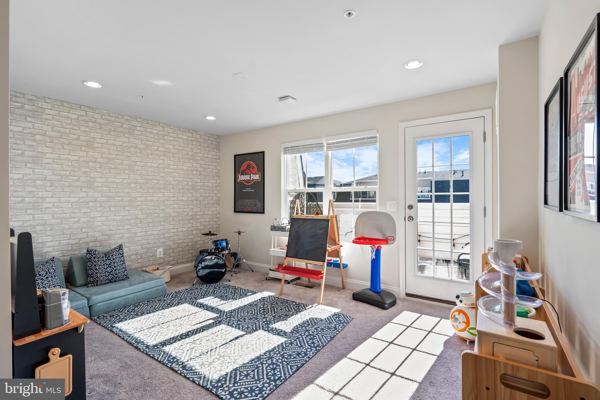 1002 Holden Road Frederick, MD 21701 - Photo 32 of 38 4th Floor Living