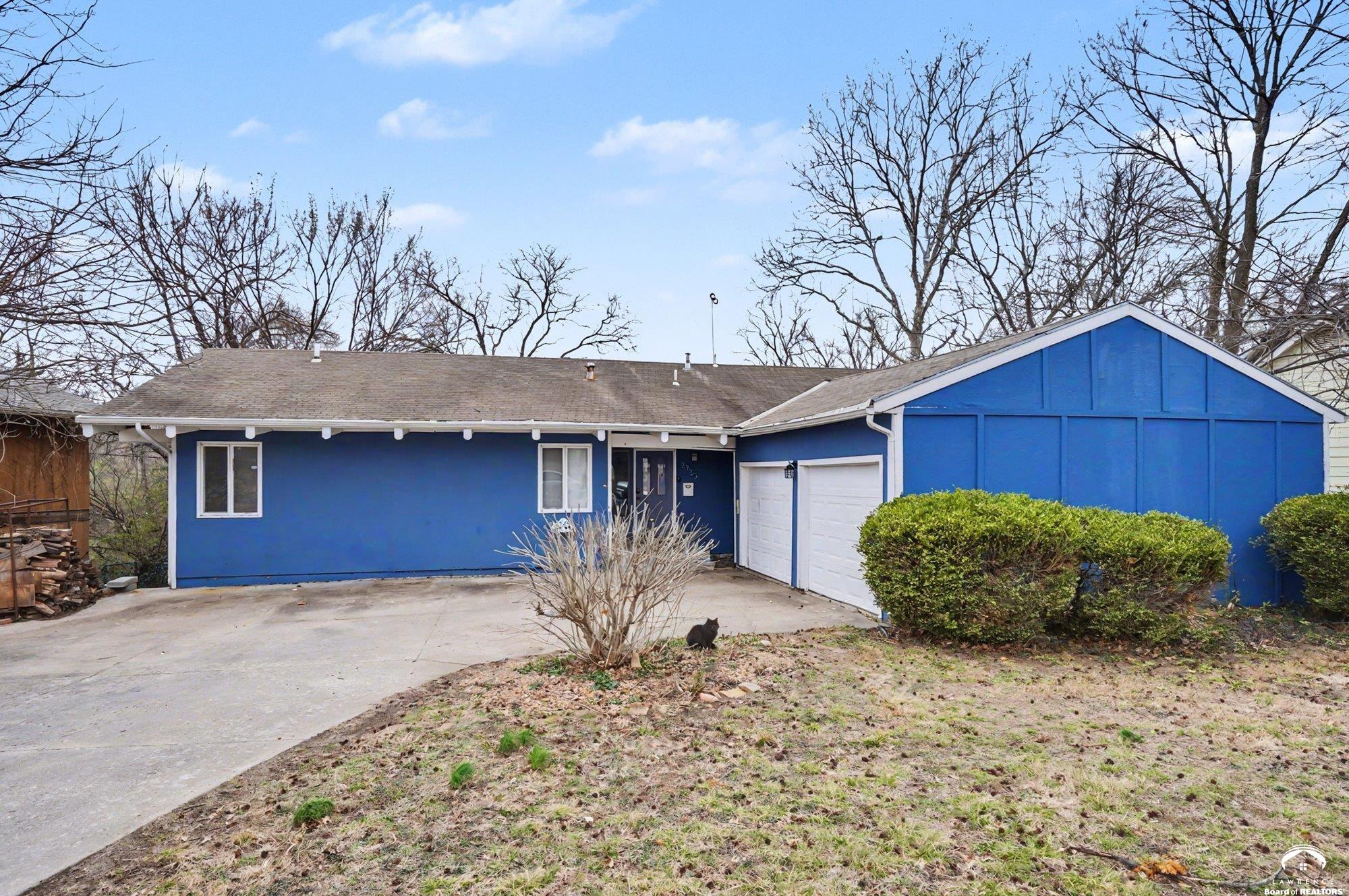 2933 Harvard Road Lawrence, KS 66049 - Photo 2 of 49