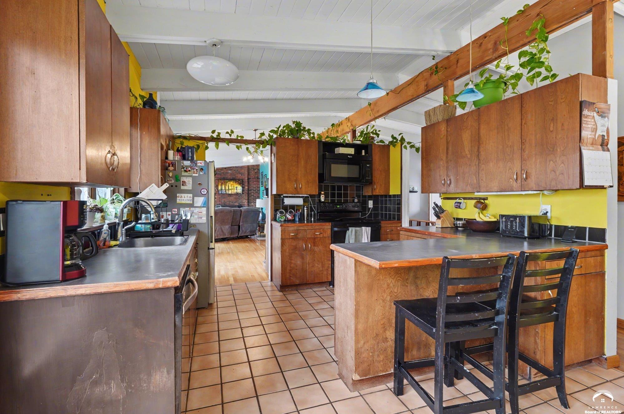 2933 Harvard Road Lawrence, KS 66049 - Photo 10 of 49