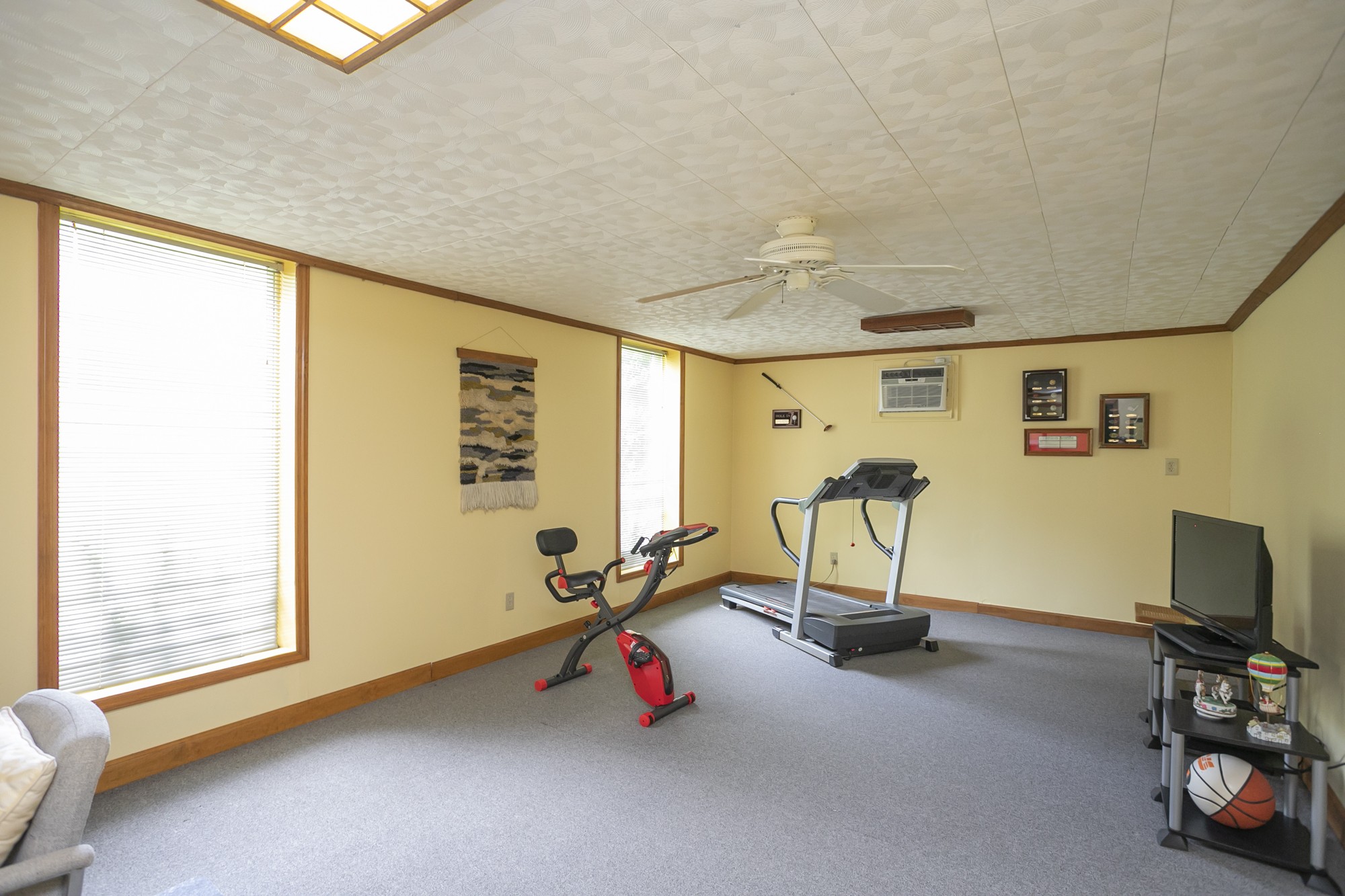 1249 Lock 4 Road Gallatin, TN 37066 - Photo 38 of 49 a view of a room with gym equipment