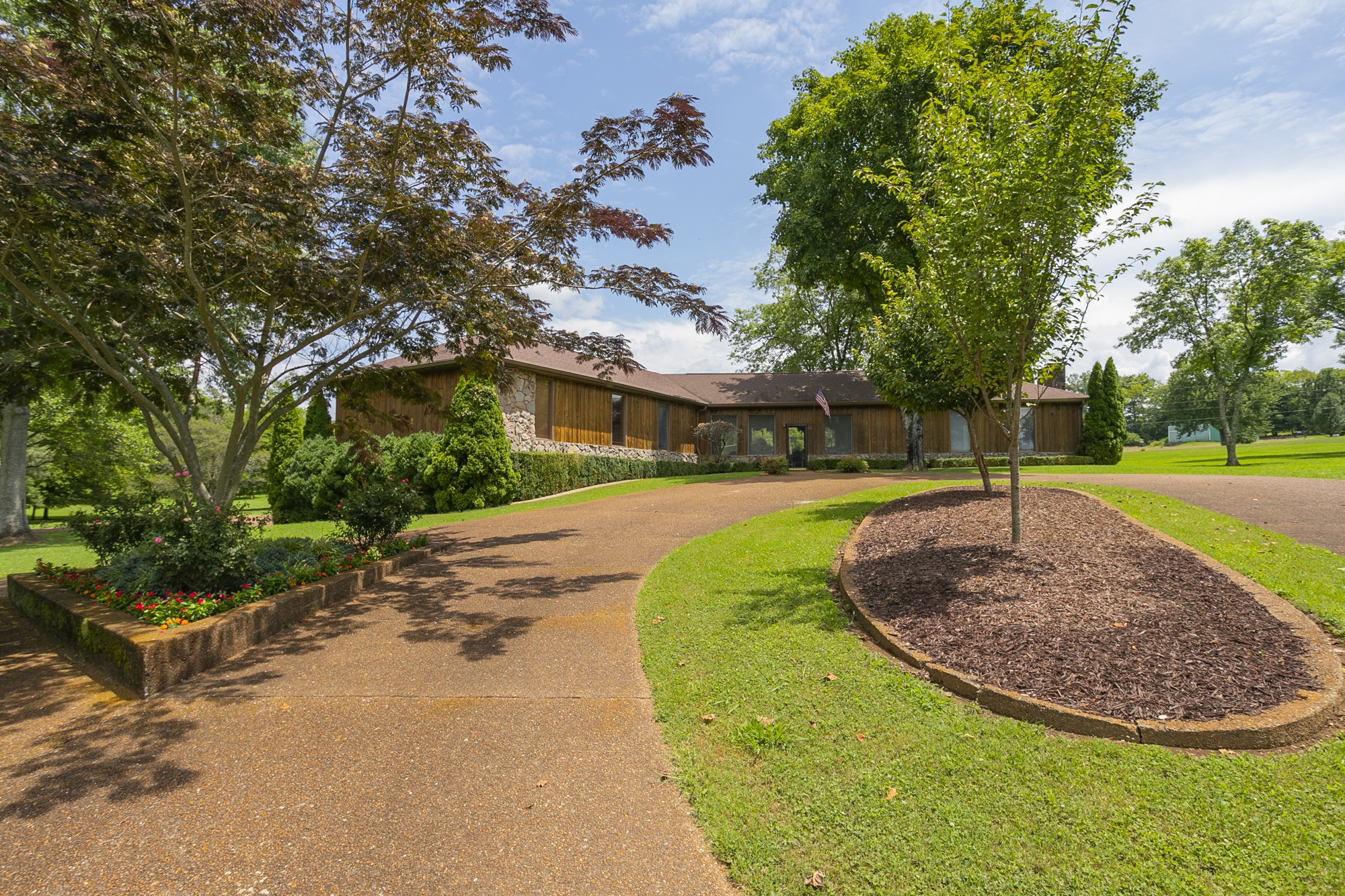 1249 Lock 4 Road Gallatin, TN 37066 - Photo 47 of 49 a view of a swimming pool with a backyard