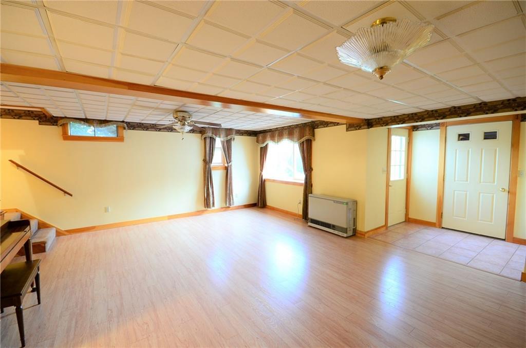 927 River Road Bucksport, ME 04416 - Photo 10 of 31 Family Room