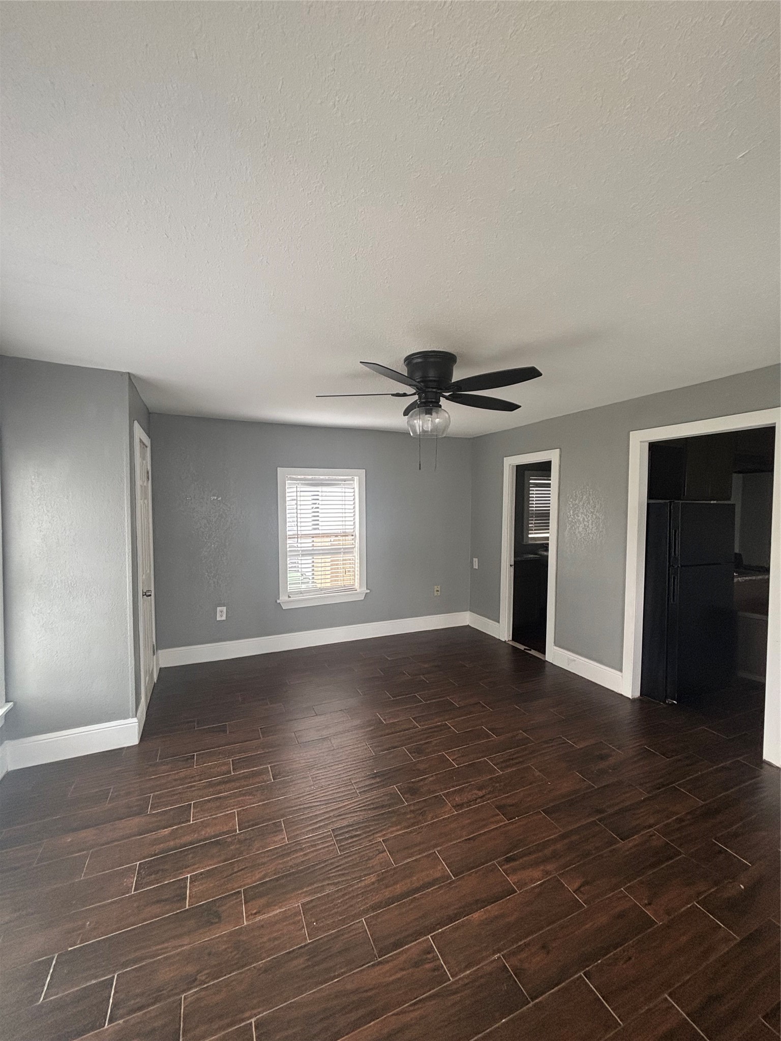 7910 Ford Street Houston, TX 77012 - Photo 4 of 7