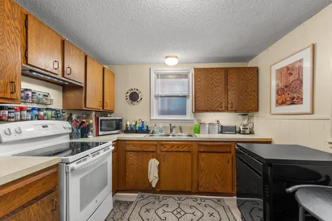 $199,000 | 3331 Beard Avenue North, Robbinsdale, MN 55422