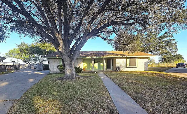 $164,999 | 305 South Pasadena Street, Kingsville, TX 78363