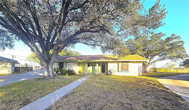$164,999 | 305 South Pasadena Street, Kingsville, TX 78363