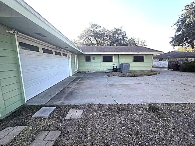 $164,999 | 305 South Pasadena Street, Kingsville, TX 78363