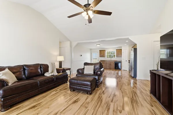 $355,000 | 1824 Elizabeth Lane, Columbia, TN 38401