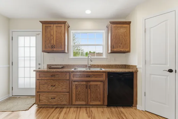 $355,000 | 1824 Elizabeth Lane, Columbia, TN 38401