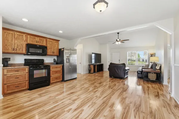 $355,000 | 1824 Elizabeth Lane, Columbia, TN 38401