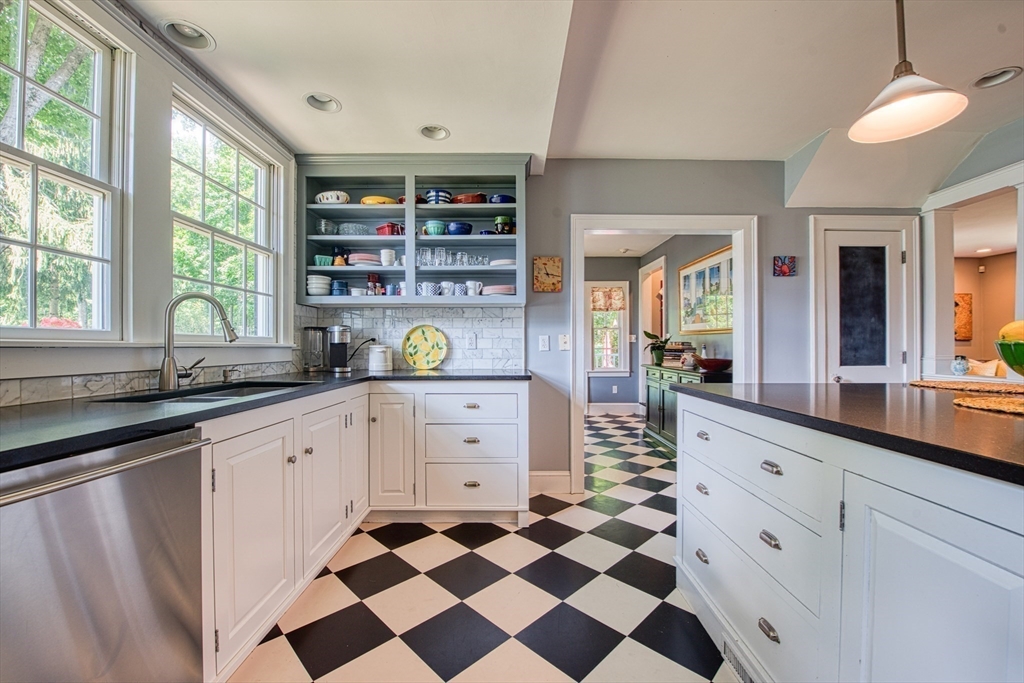 95 Union Street Bridgewater, MA 02324 - Photo 20 of 42 Gallery Image 20